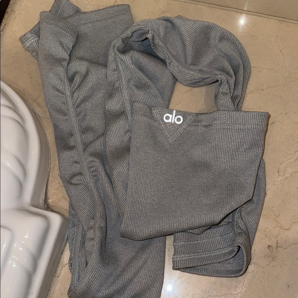 Alo Gray Leg warmers